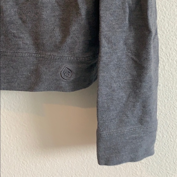 Tasc woman’s performance sweatshirt! - Picture 4 of 5